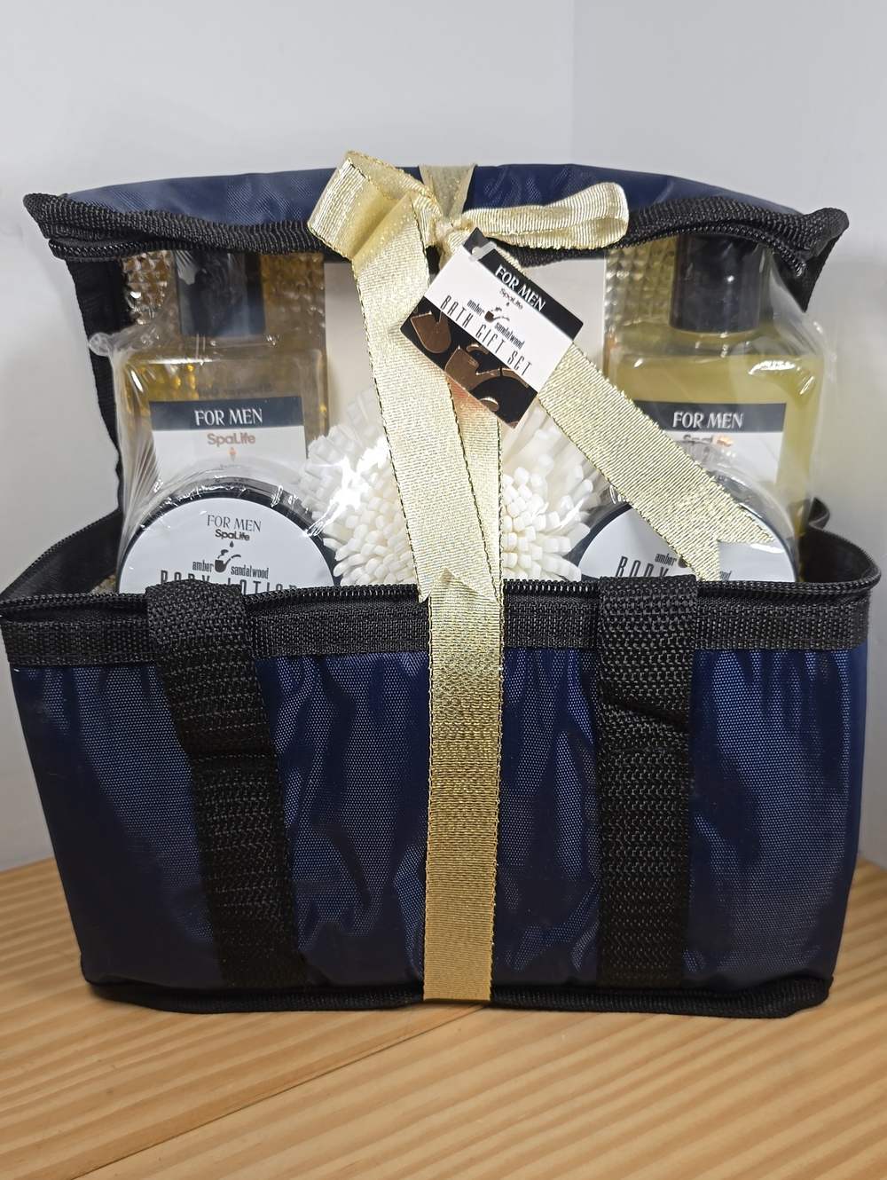 Men's Bath Gift Set With Insulated Lunch Bag NWT